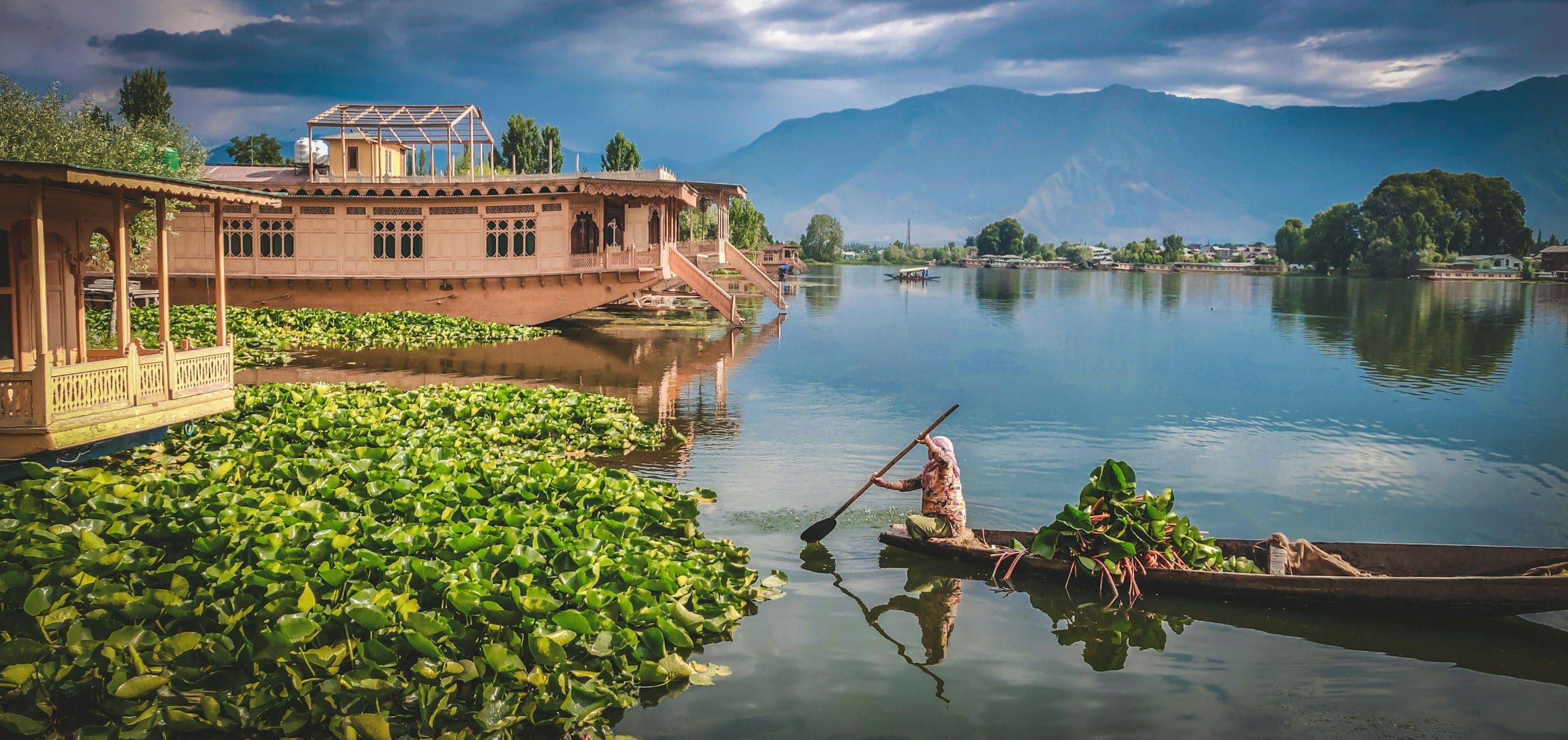 Dal lake, Sonmarg